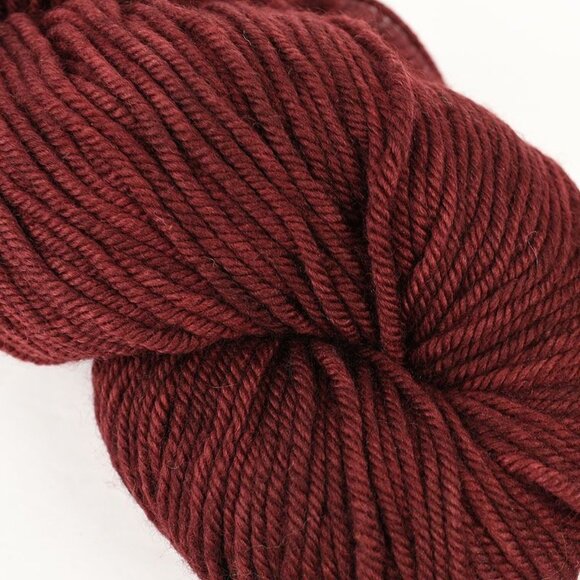 MadelineTosh Pure Merino Worsted Yarn Merino Wool Hand Dyed Oscuro Colorway - Picture 2 of 3